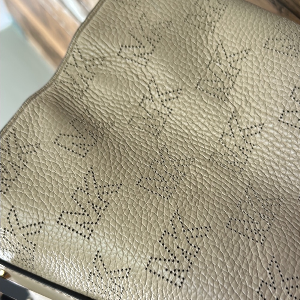 Michael Kors Cream Shoulder tote 👜 Bag - Picture 14 of 16